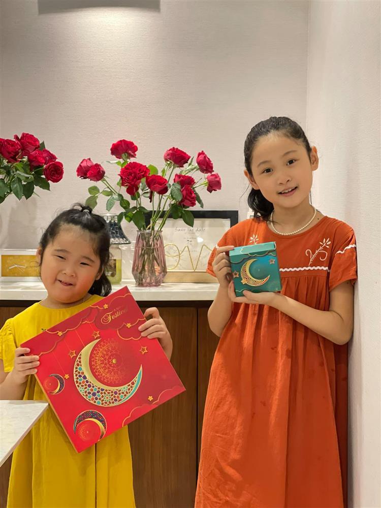 Tổ ấm Hương Giang và chồng Trung Quốc: 2 trường phái nhan sắc-10