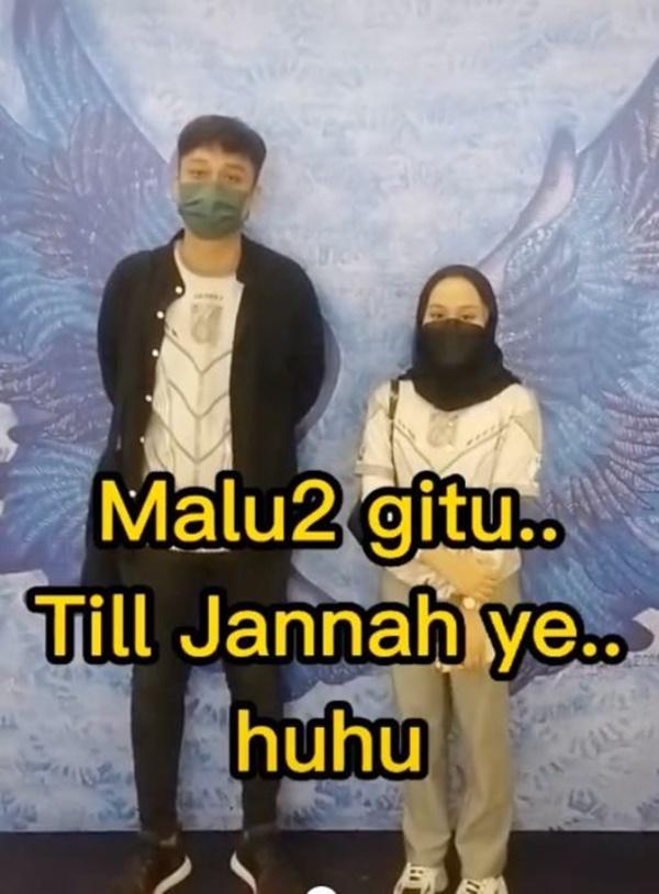 Ông bố lái xe 260km đưa con trai 18 tuổi đi hẹn hò lần đầu-2