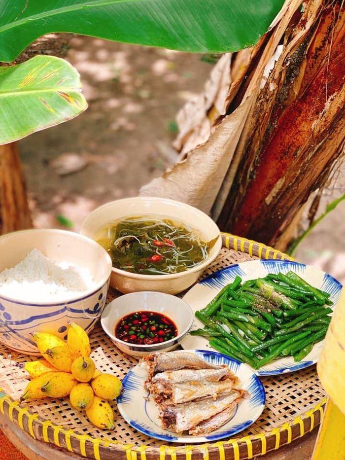 Phát thèm mâm cơm đậm chất miền Tây của gái đảm 9X-11