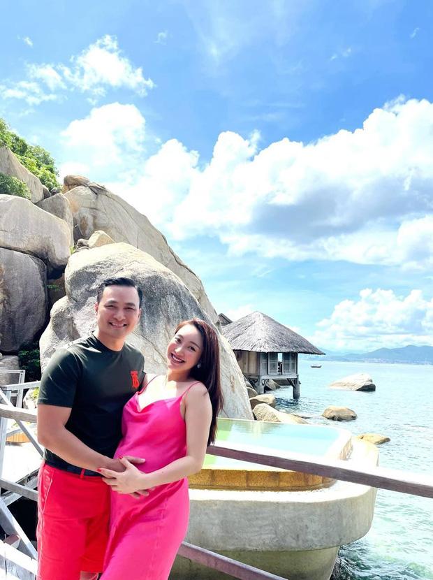 Chi Bảo tặng vợ kém 16 tuổi xế hộp 20 tỷ dịp chuẩn bị vỡ chum-8