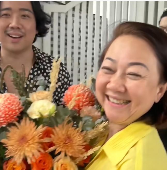 Trấn Thành - Hari Won mua xe tiền tỷ tặng bố mẹ sau ồn ào từ thiện-2