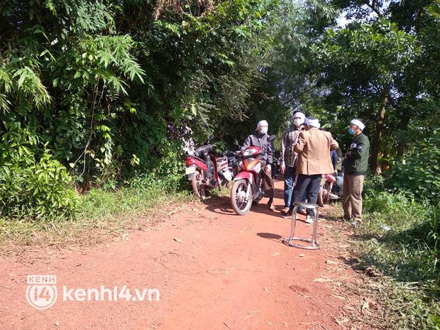 Khởi tố bị can, truy nã đặc biệt kẻ sát hại bố mẹ và em gái ở Bắc Giang-1