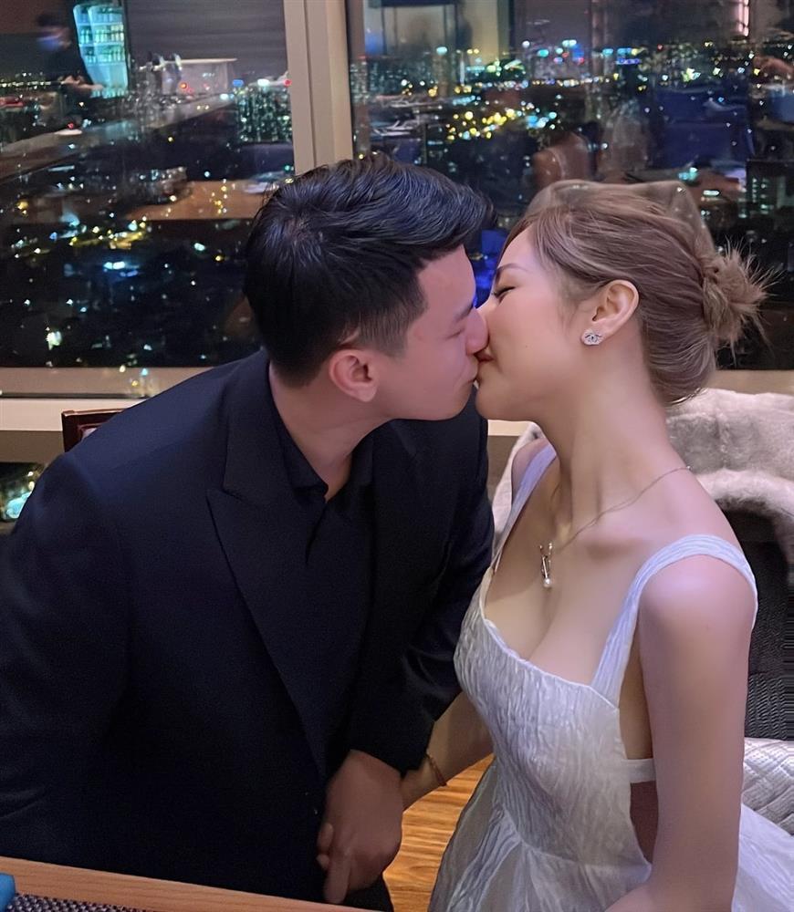 Huỳnh Anh lộ vẻ khác lạ, người tình bị chất vấn cách nuôi-3