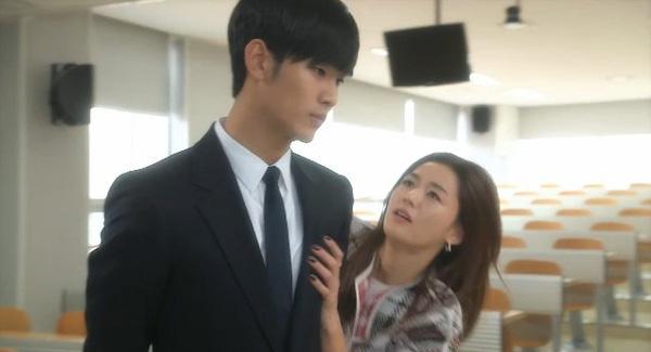 Kim Soo Hyun nam thần hiền lành chuyên trị các điên nữ-3