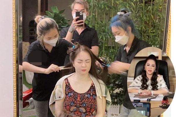 Đang livestream, bà Hằng bất ngờ xin nghỉ 2 phút để thay váy-7