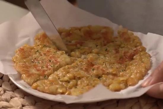 Làm bánh ngô ăn vặt chỉ với 3 nguyên liệu