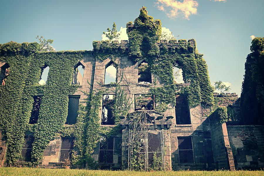 Tàn tích bệnh viện đậu mùa bị bỏ hoang giữa hòn đảo New York-2