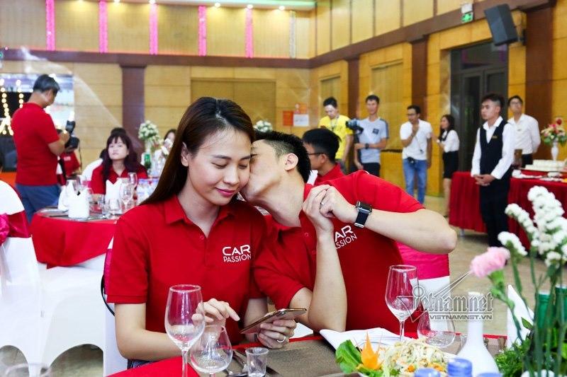 BST nụ hôn của vợ chồng Cường Đô La, xem mà ngại quá đi-8