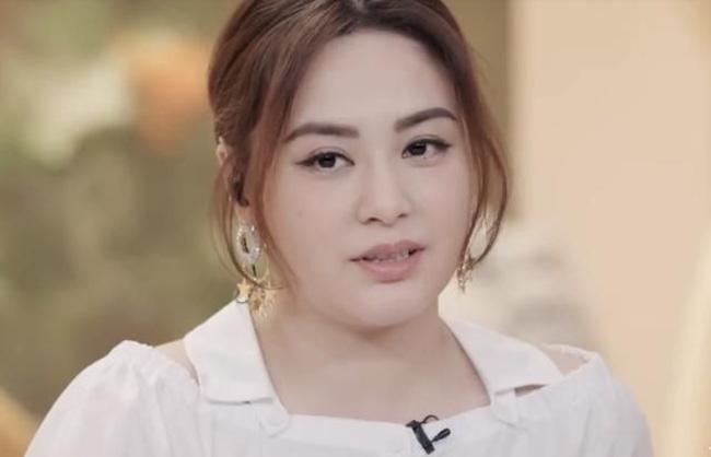 Chung Hân Đồng phát tướng như bầu 9 tháng-2