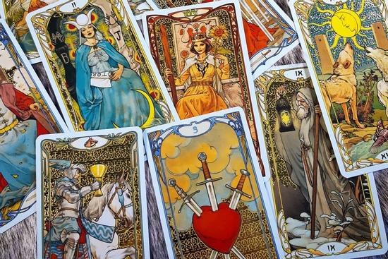Bói bài Tarot thứ 3 ngày 26/10/2021: Đừng để bi quan đánh sập tinh thần