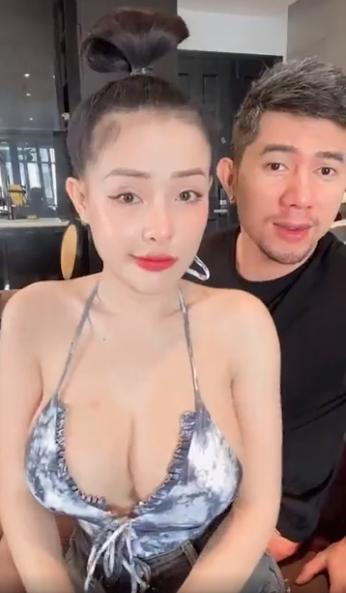 Ngân 98 quên kéo khóa quần, Lương Bằng Quang vội che chắn-2