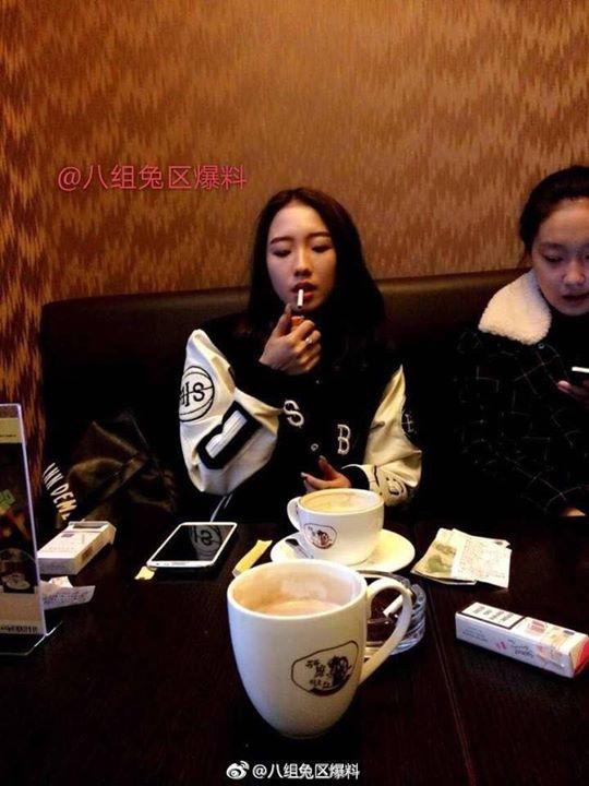 Liên hoàn phốt Mạnh Mỹ Kỳ: Hút thuốc, chụp ảnh dung tục tuổi 16-2