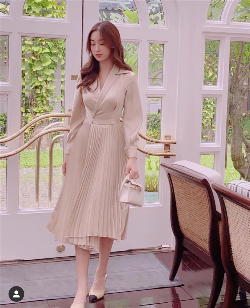 Đỗ Mỹ Linh out top nhà nghèo, hết chơi golf lại dát túi bạc tỷ-2