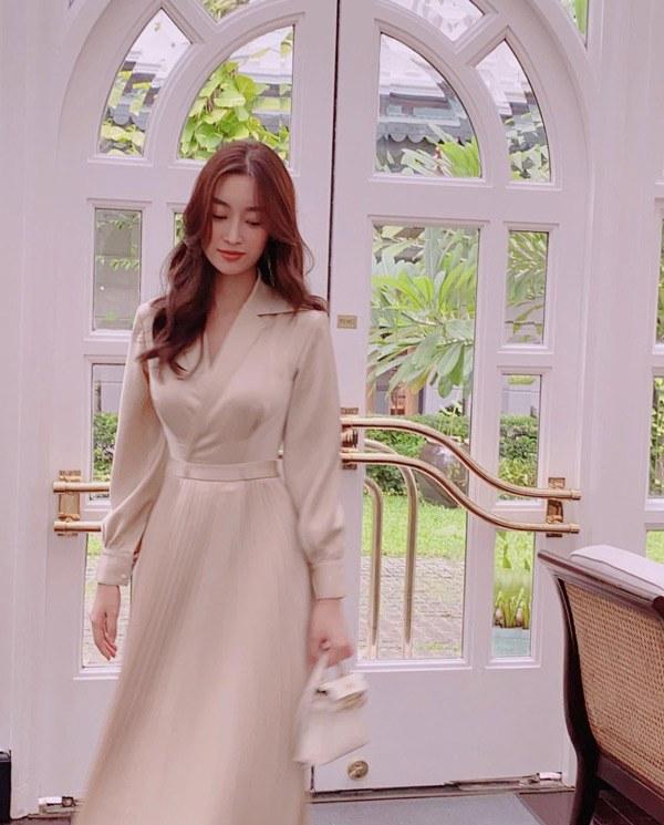 Đỗ Mỹ Linh out top nhà nghèo, hết chơi golf lại dát túi bạc tỷ-4