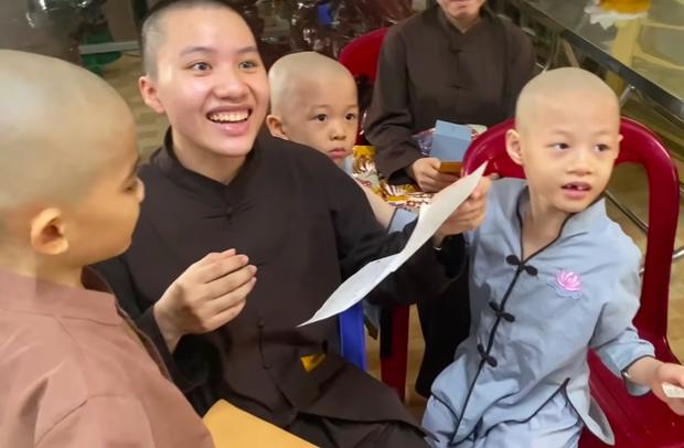 Á quân The Voice Kids 2014 xuất thân Tịnh thất Bồng Lai giờ ra sao?-9