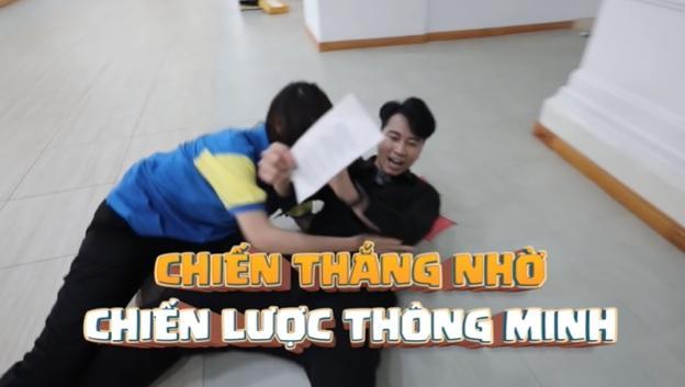 Karik ở Rap Việt chanh sả, tới Running Man bị xé đồ tả tơi-16