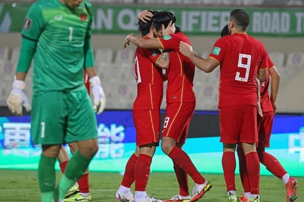 Con trai bầu Hiển phát ngôn chuẩn người học rộng, tài cao-4