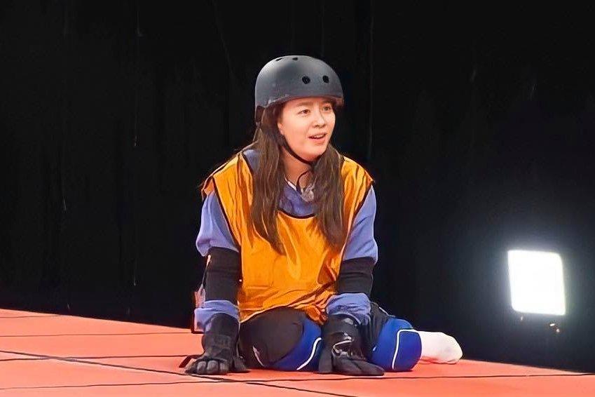 Mợ ngố Song Ji Hyo gây sốc khi cắt tóc ngắn lởm chởm-7