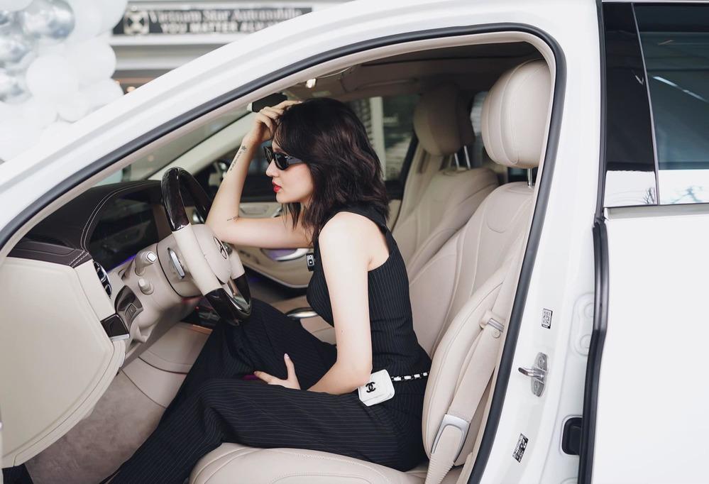 Sao Việt sau kỳ nghỉ dịch: Người mua xe 4 tỷ, kẻ xây resort-4