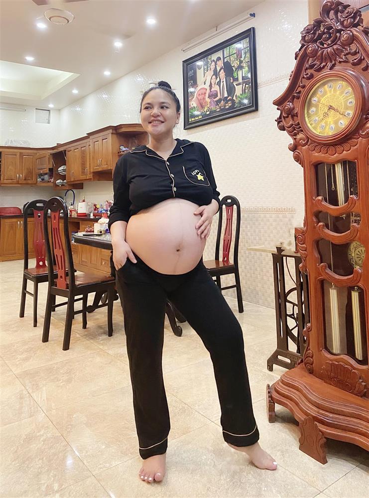 Vợ 3 hạ sinh tiểu công chúa, Tú Dưa lên chức bố lần 5-3