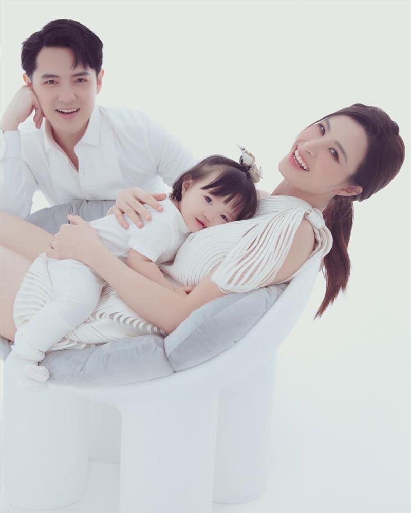 Đông Nhi định giật spotlight của bé Winnie nhưng thất bại-1