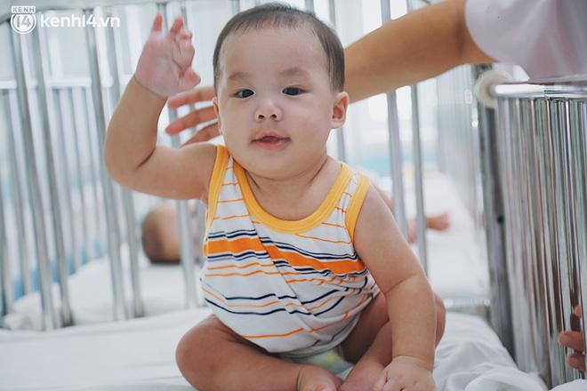 Mẹ đẻ xong rồi bỏ đi, 3 đứa trẻ chờ ngày vào trại trẻ mồ côi-13