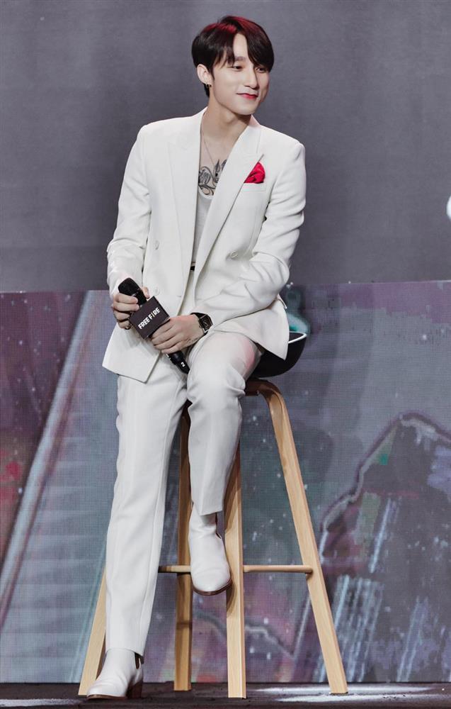 Khoảnh khắc Sơn Tùng M-TP ứng xử quá ngọt ngào với fangirl-1