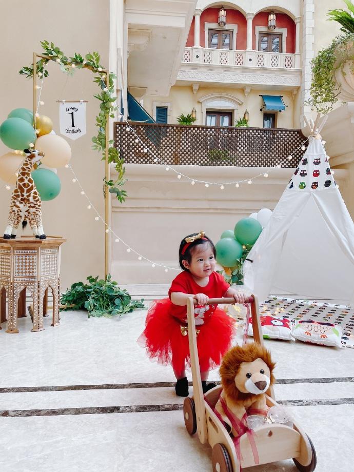 Tranh cãi An Dĩ Hiên giấu mặt con trai, khoe mặt con gái-10