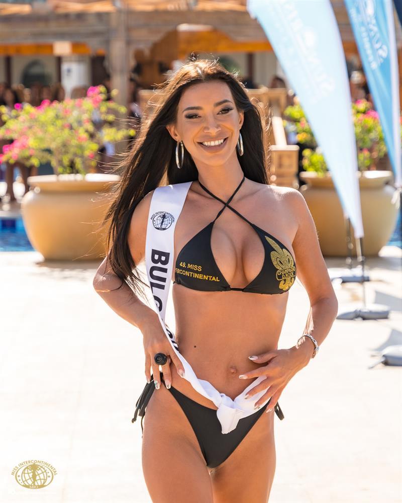 Loạt thí sinh diện bikini 3 vòng như 1, Ái Nhi ăn đứt ở Miss Intercontinental-2