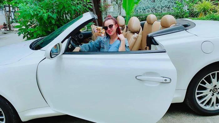 Vy Oanh đi kiện cũng phải đẹp, khoe nhẫn kim cương 22 tỷ-14