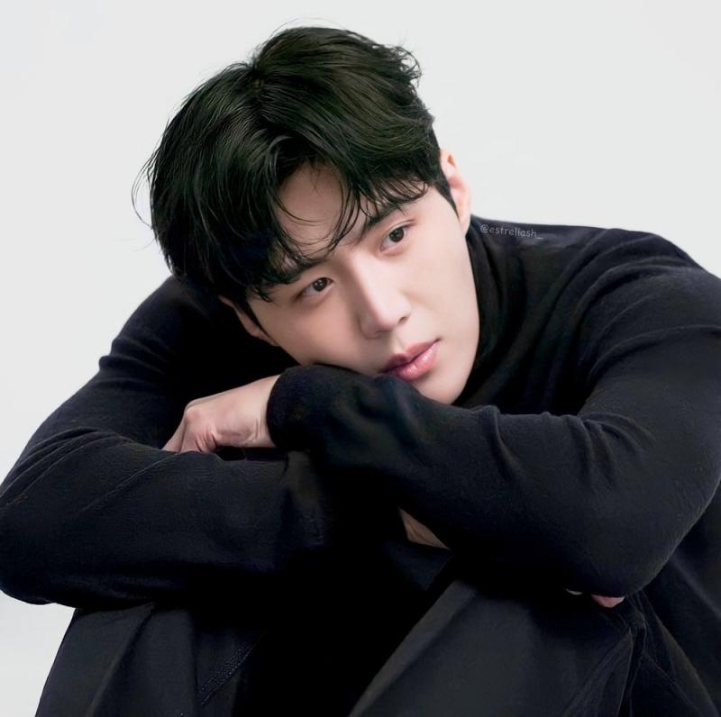 Rộ tin tình cũ Kim Seon Ho từng đu đưa 3 anh cùng lúc-4