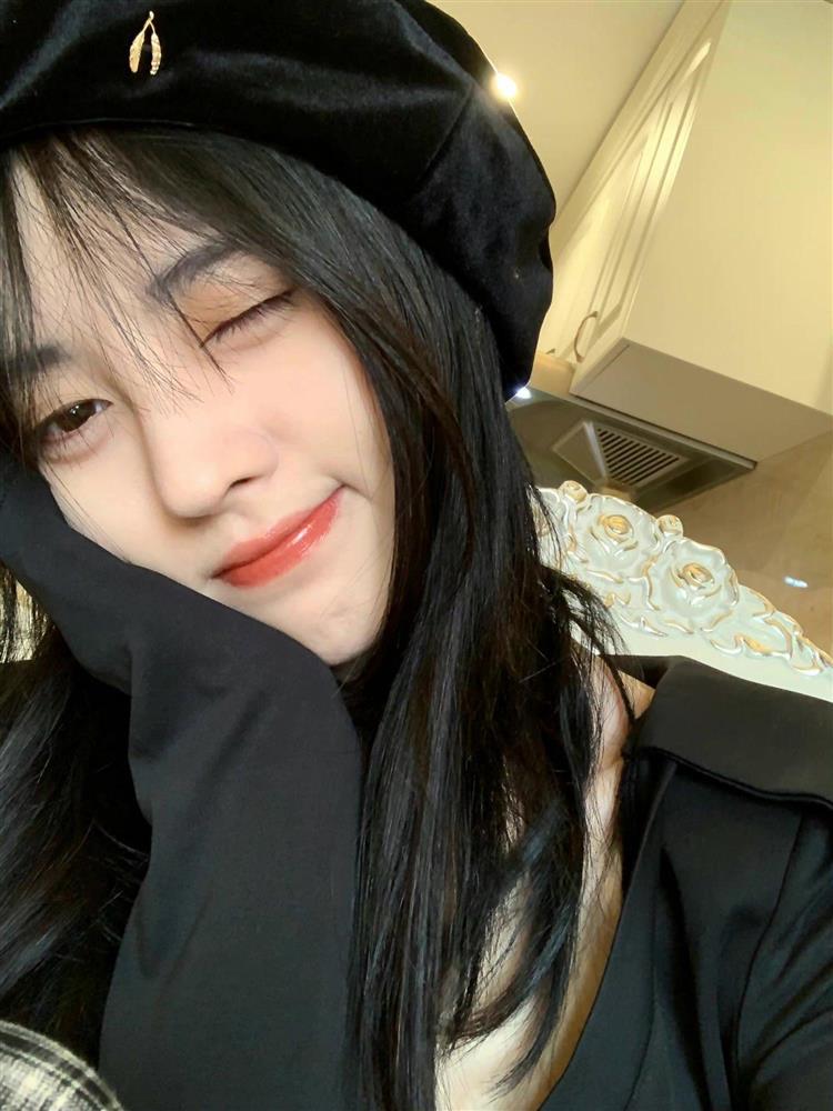 Cúc Tịnh Y, Triệu Lộ Tư khoe style tiểu thư với mũ nồi-2