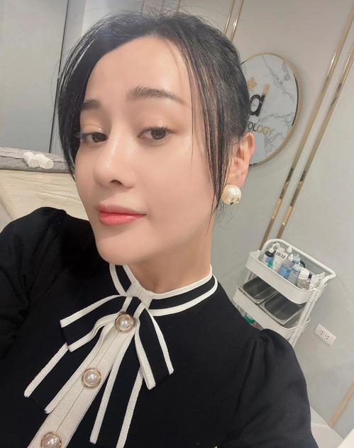 Phương Oanh trẻ hơn tuổi nhờ chăm sóc da đắt đỏ-2