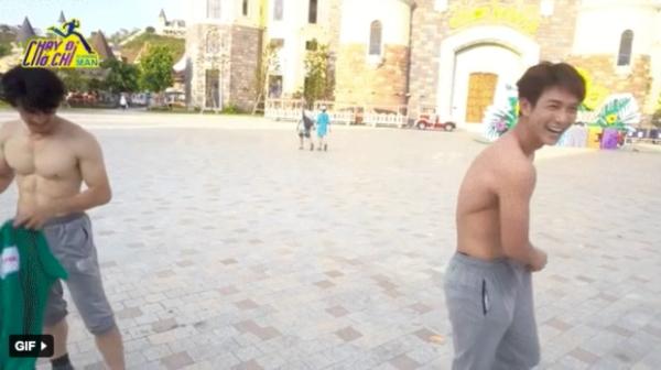 Chơi Running Man, dàn sao bị xé đồ thô bạo, áo không còn để mặc-12