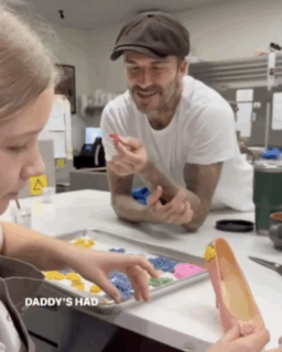 Công chúa Harper lớn phổng phao bên Victoria Beckham-4