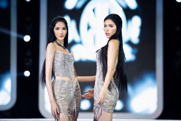 Mỹ nhân Việt catwalk sóng đôi: Người được khen, kẻ bị chê tới tấp-2