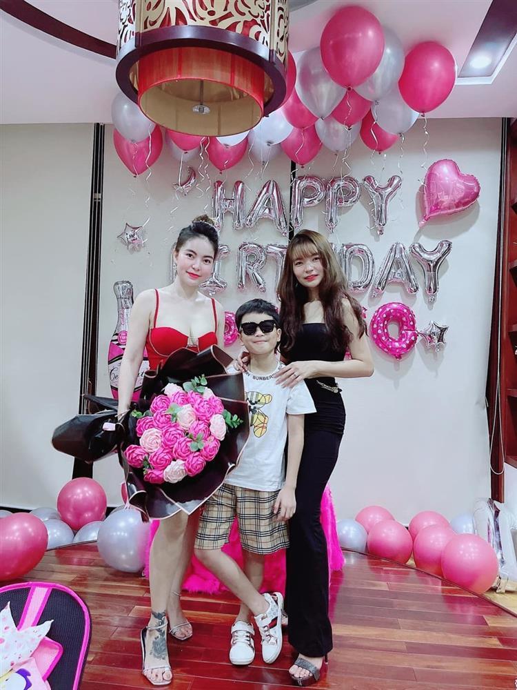 Xôn xao vợ chồng Mạc Văn Khoa đã có con trai lớn 9 tuổi-6