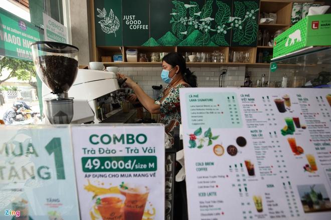 Đề xuất TP.HCM cho hàng quán ăn uống phục vụ tại chỗ đến 21h-1