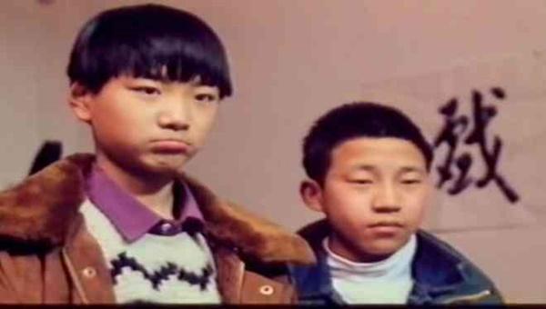 Tài tử Thần Điêu Đại Hiệp bị tố bỏ rơi bạn gái ở nhà vệ sinh công cộng-1