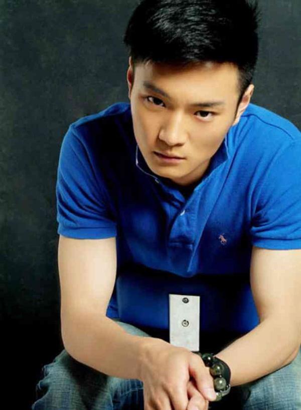 Tài tử Thần Điêu Đại Hiệp bị tố bỏ rơi bạn gái ở nhà vệ sinh công cộng-4