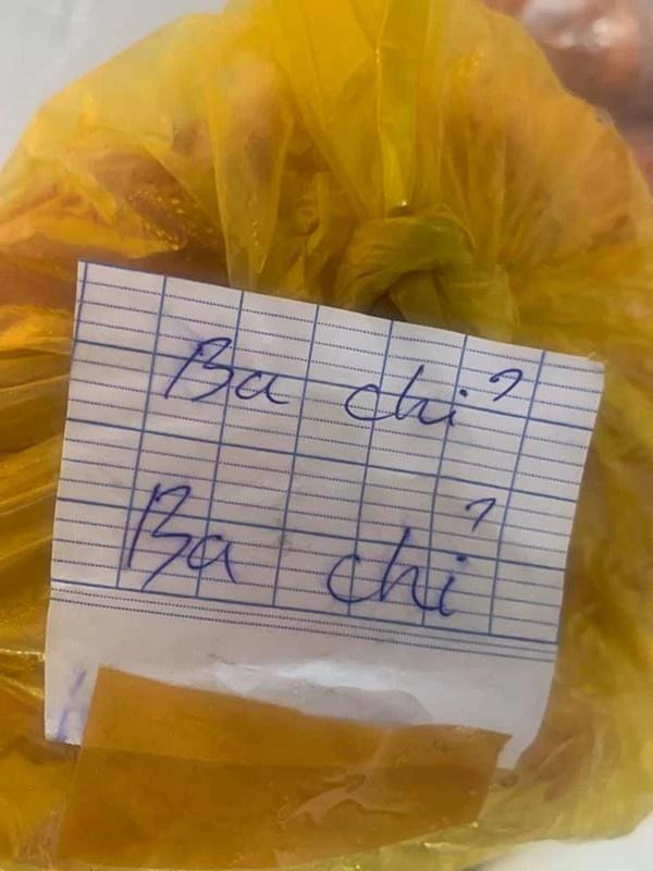 Những đứa con xa nhà khoe gia tài đồ tiếp tế được mẹ nói chỉ gửi ít thôi-9