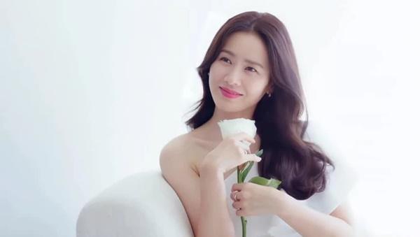 Mỹ nhân vạn người mê Son Ye Jin vẫn phải đầu hàng trước kiểu tóc này-5