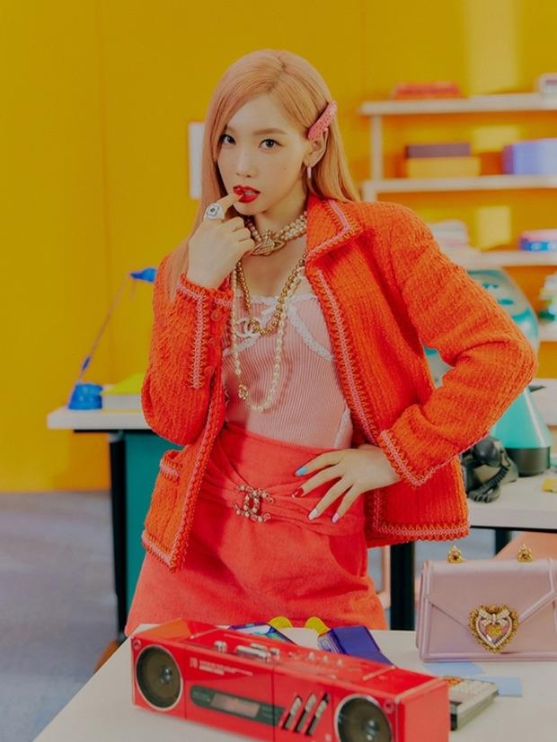 Phong cách Y2K phủ sóng các MV triệu view của Kpop-3