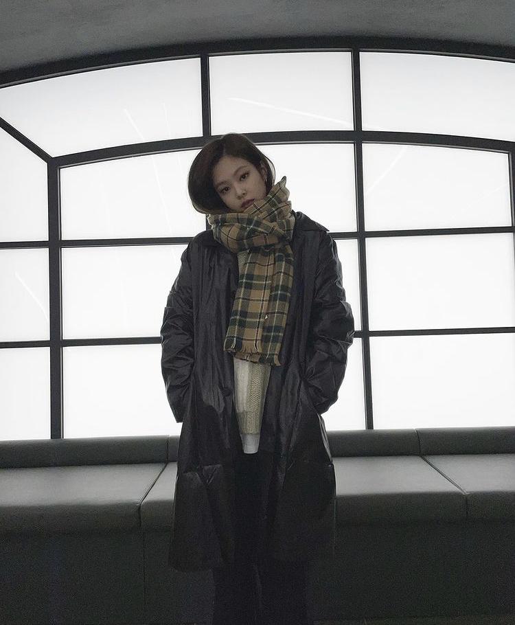 Mix đồ mùa đông cá tính, chất chơi như 4 mỹ nhân BLACKPINK-8