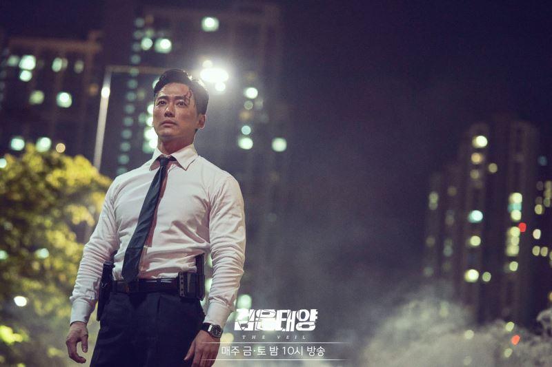 Nam Goong Min và Ji Sung  2 ông hoàng gánh phim trong năm 2021-2