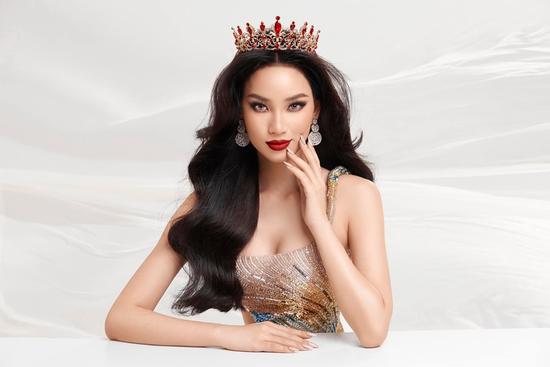 Ái Nhi nhờ dân mạng chọn váy đêm cuối Miss Intercontinental 2021