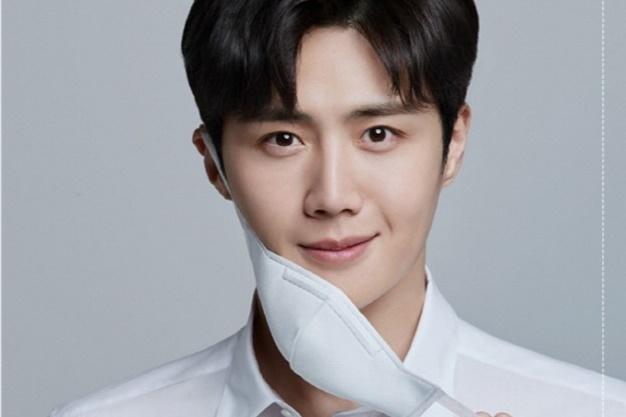 Lộ clip tình cũ Kim Seon Ho đi quẩy sau khi phá thai?-5