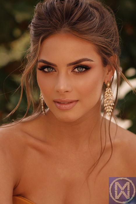 Đỗ Thị Hà lên trang chủ Miss World, nhan sắc hạ bao nhiêu đối thủ?-12