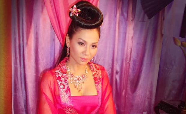 Phim cổ trang xấu nhất lịch sử: Váy diêm dúa, bị cắt sóng giữa chừng-3