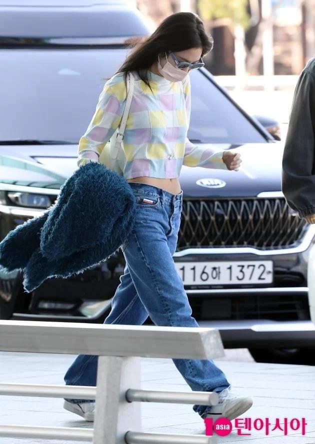 Jennie (BLACKPINK) - Seulgi (Red Velvet) đụng hàng: Đẹp bất phân thắng bại-2